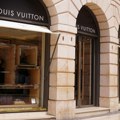 Opljačkan butik Luj Viton u centru Rima: Lopovi kolima razbili izlog