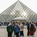 Uprava Luvra posle pljačke udara po džepu posetioce iz ne EU zemalja