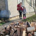 Veliko srce dobrotvorne ustanove Eparhije bačke: za 14 porodica u Kuli trideset dva metra ogrevnog drveta