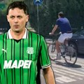 Čuveni srpski fudbaler vozi bicikl po Srbiji! Staje, prilazi svima, javlja se... Zaradio je milione evra, a živi kao sav…