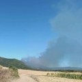 Gori šuma iznad Bovanskog jezera, tri vikendice izgorele