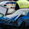 Pijani vozač "mercedesa" (35) izazvao totalni haos! Zakucao se u kamion, policija ostala u šoku nakon alkotesta: Troje…