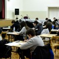 Dođe u gimnaziju, ne zna olovku da drži! Naši đaci masovno uče gradivo napamet, a ništa ne razumeju: "Možeš da imaš peticu, a…