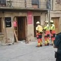 Urušio se bar! Horor prizori iz Španije, 50 ljudi se nalazilo u objektu: prvo je pod propao, a onda je pao plafon (foto, video)…