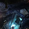 Drama u kanjonu Komarnice! Auto sa stranim državljaninom sleteo u provaliju: Vatrogasci ga jedva izvukli, teško povređen…