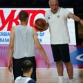 Željko Obradović otvorio košarkašku kliniku "Dušan Ivković" Žocovi specijali za šutere – najvažnije je da lopta…