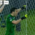 Stojković uništio Benzemu! Slavni golgeter šutirao penal, Srbin ga "ugasio" i pokazao klasu! I to u petoj deceniji života…