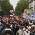 Haos u Parizu: Razbijeni izlozi i autobuske stanice: Više od 200.000 demonstranata širom Francuske, uhapšeno 45 osoba (foto)