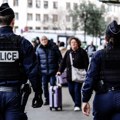 Muškarac u Parizu oteo policajcima službeni pištolj pa ih ranio