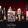 (ФОТО) Акустична гитара Џона Ленона продата за 2,8 милиона долара