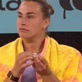 Pogledajte šta je radila Arina Sabalenka dok se Ukrajinka svađala zbog nje: Njena reakcija obilazi mreže