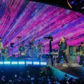 Direktor došao sa ljubavnicom na koncert grupe Coldplay, a onda ih je snimila kamera: Pokušali da se sakriju, na internetu ne…
