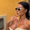 Zlatni korset jedva obuzdava silikone: Maja Marinković ne prestaje da provocira pred "Elitu 9": Evo kako se provodi na…
