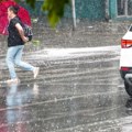 RHMZ upozorava na pljuskove sa grmljavinom i gradom, provala oblaka u Loznici