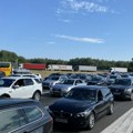 Obustavljen saobraćaj na naplatnoj stanici Šid
