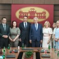 U aleksandrovcuobrazovni kamp, u Brusu ekološki, a u Kruševcu kulturno-obrazovni: Potpisani ugovori o realizaciji Omladinskog…