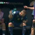 Psovke, pa razbijanje flašice: Edin Džeko poludeo kad je izveden iz igre