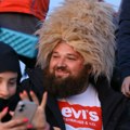 Gde je ovaj brat iz Bora krenuo sa šubarom na +40 stepeni? Podvig koji će pamtiti celog života