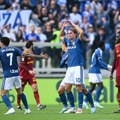 Рома преживела са играчем мање, Комо пропустио прилику за победу! ВИДЕО