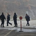 Kurtijeva policija ne dozvoljava ulazak u pokrajinu: Treći dan žalosti u srpskim sredinama na KiM, Jarinje i Brnjak i dalje…