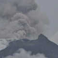 Više hiljada ljudi evakuisano u Indoneziji zbog erupcije vulkana