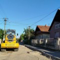 Infrastrukturni radovi u PARAĆINU: U toku je rekonstrukcija dela ulice Sutjeska (foto)