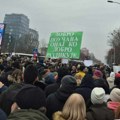 Okupljeni kod opštine Novi Beograd krenuli u protestnu šetnju do Ušća