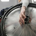 Roditelji koji voze decu sa invaliditetom u škole u Novom Sadu dobijaće 30 odsto od cene goriva