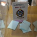 Više od polovine građana glasalo na biračkom mestu 25 u Kosjeriću: Do 12 sati listić zaokružilo 238 građana