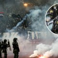 Grobaru (18) u Zemunu polomljene lobanja, ruke i noge: Navijaču Partizana se lekari bore za život