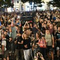 „Korupcija je koren svih problema u našem društvu“ Rojters o sinoćnjem protestu u Beogradu