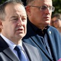 Policija napadnuta kamenjem, pirotehnikom i topovskim udarima