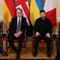 Šta se ovo desilo u Londonu? Zelenski gleda u pod, a Makron smrknut: Svi bruje o izrazima lica evropskih lidera (foto/video)