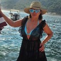 Neda Ukraden slavi rođendan na moru Tu su joj ćerka i unuci, a ona grmi u bikiniju - niko ne veruje koliko ima godina