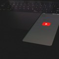 YouTube lansirao probnu verziju četbota zasnovanog na veštačkoj inteligenciji koji odgovara na pitanja o videima