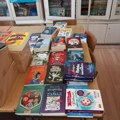 Telekom Srbija podstiče kreativnost osnovaca: Tradicionalna novogodišnja donacija knjiga za školske biblioteke
