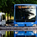 Stižu dramatični snimci: Megaoluja divljala gradom, bujica odnela ženu pod autobus VIDEO