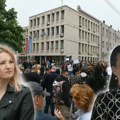 „Izdala si stranku. Ako ne podneseš ostavku, počinjemo rat“: Direktorke škola za Nova.rs pričaju kako ih teroriše…