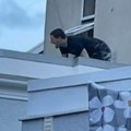Kamera uhvatila ljubavnika u paničnom begu preko krovova: "To će ga boleti svako jutro do kraja života"