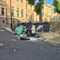 Smeće kao nezvanični simbol Kragujevca - "Lepota" za doček delegacija koje dolaze u Gradsku kuću (FOTO)