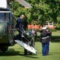 Incident u SAD: Avion pun putnika previše se približio helikopteru u kojem je bio Tramp!