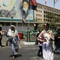 Iran: Negodovanja zbog povratka patrola sporne policije za moral - hoće li prkosne Iranke i dalje skidati hidžabe