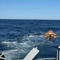 Drama u budvi - muškarca bura nosi na otvoreno more! Snažan vetar digao spasioce na noge, pokvario se čamac (foto)