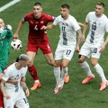 Šok u Minhenu! Gaćinović izgubio loptu, Slovenija stigla do vođstva! Srbija jeftino primila gol, pogledajte pogodak desnog…