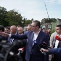 Vučić: Hoćemo da kupimo nešto specijalno za vojsku, oružje jače od "hajmarsa"; Očekujem odluku Vlade o uvođenju vojnog…