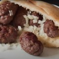 Jadranski turista platio 40€ za ćevape, a posle računa za burek odlučio da gladuje (FOTO)