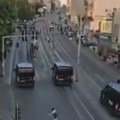 Maricama u punoj brzini na građane: Policija probila blokadu u Vojvode Stepe (VIDEO)