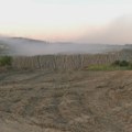 "Znate koliko je plastika koja gori kancerogena” - u Baroševcu četiri dana gori divlja deponija