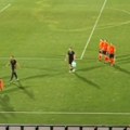 Sudije razbesnele Grobare, pogledajte kako su ih ispratili iz Humske posle crvenog kartona i penala za Škote