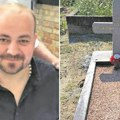 Darko posetio dedin grob i spazio novu humku: Podigao beli peškir, pa uradio nešto što je ganulo Srbiju